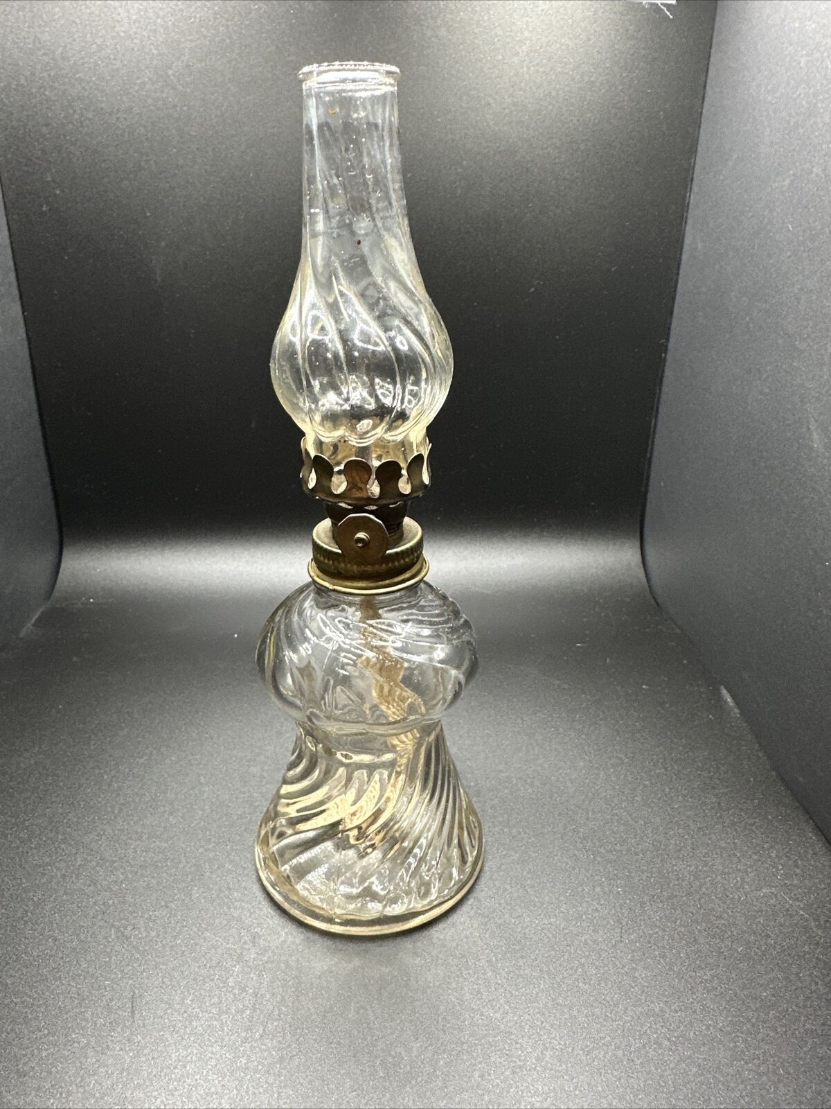 Rare Vintage Rubicon P&A Swirl Pressed Clear Glass Oil Lamp 8”