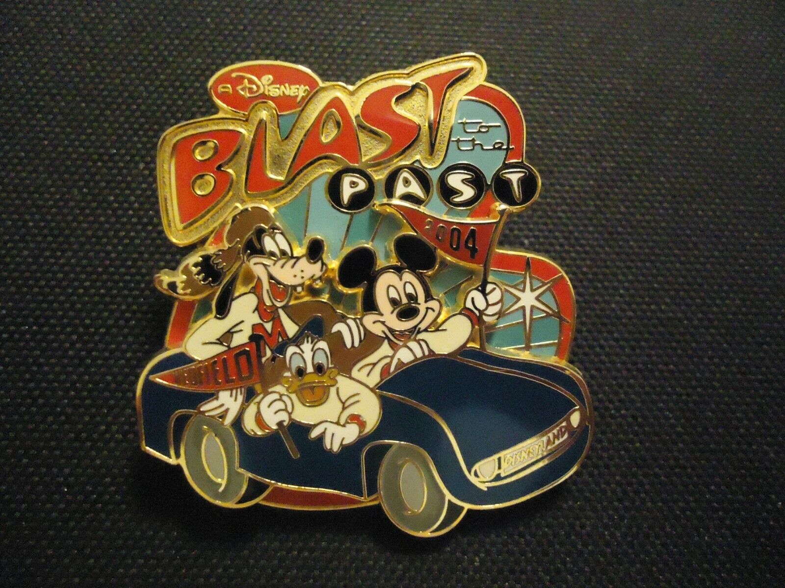 DISNEY WDAC/WDCC 2004 BLAST TO THE PAST LOGO GET PINNED MICKEY GOOFY PIN LE 1000