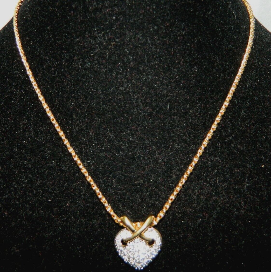 NWOT Gold Tone Pave Clear Rhinestone Heart Pendant Necklace Swarovski Swan Logo