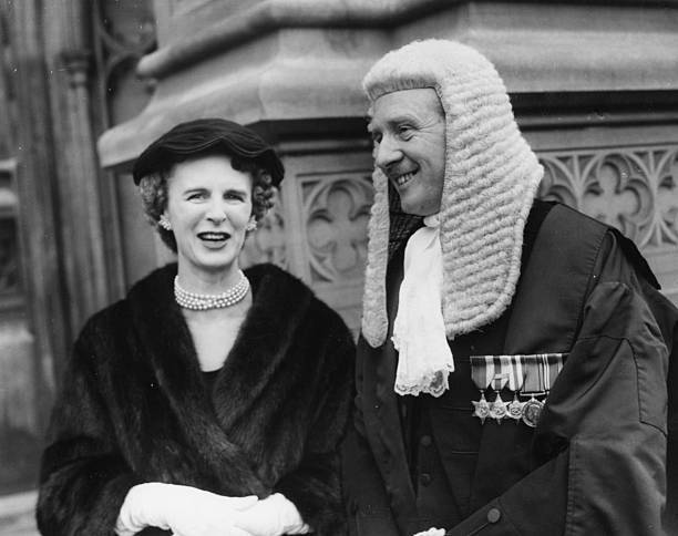 New Qc Ian Campbell Wife Wearing Wig & Robes Being Sworn House Of 1957 OLD PHOTO