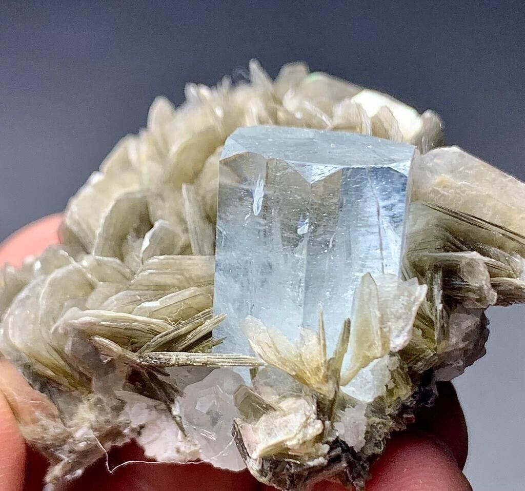 225 carat Natural Terminated Aquamarine Crystal with Mica from Skardu Pakistan