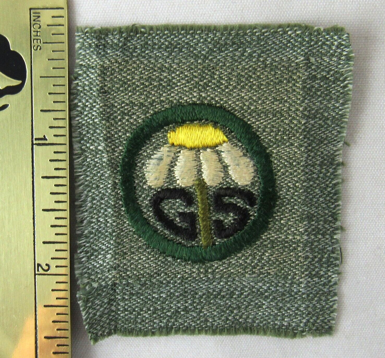 RAMBLER SQUARE 1928-32 ONLY, Gray-Green Girl Scout Badge DAISY+ G.S. 
