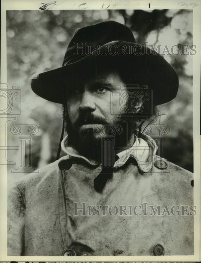 1974 Press Photo Actor Cliff Robertson in \