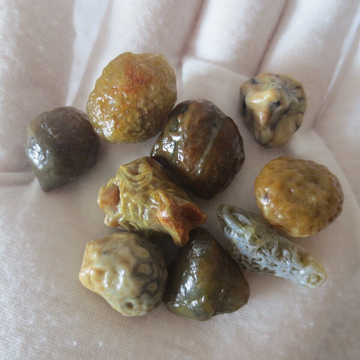 G658  39g  Natural Gobi Jin mai Vein Agate Suiseki Rocks Stone Minerals Specimen