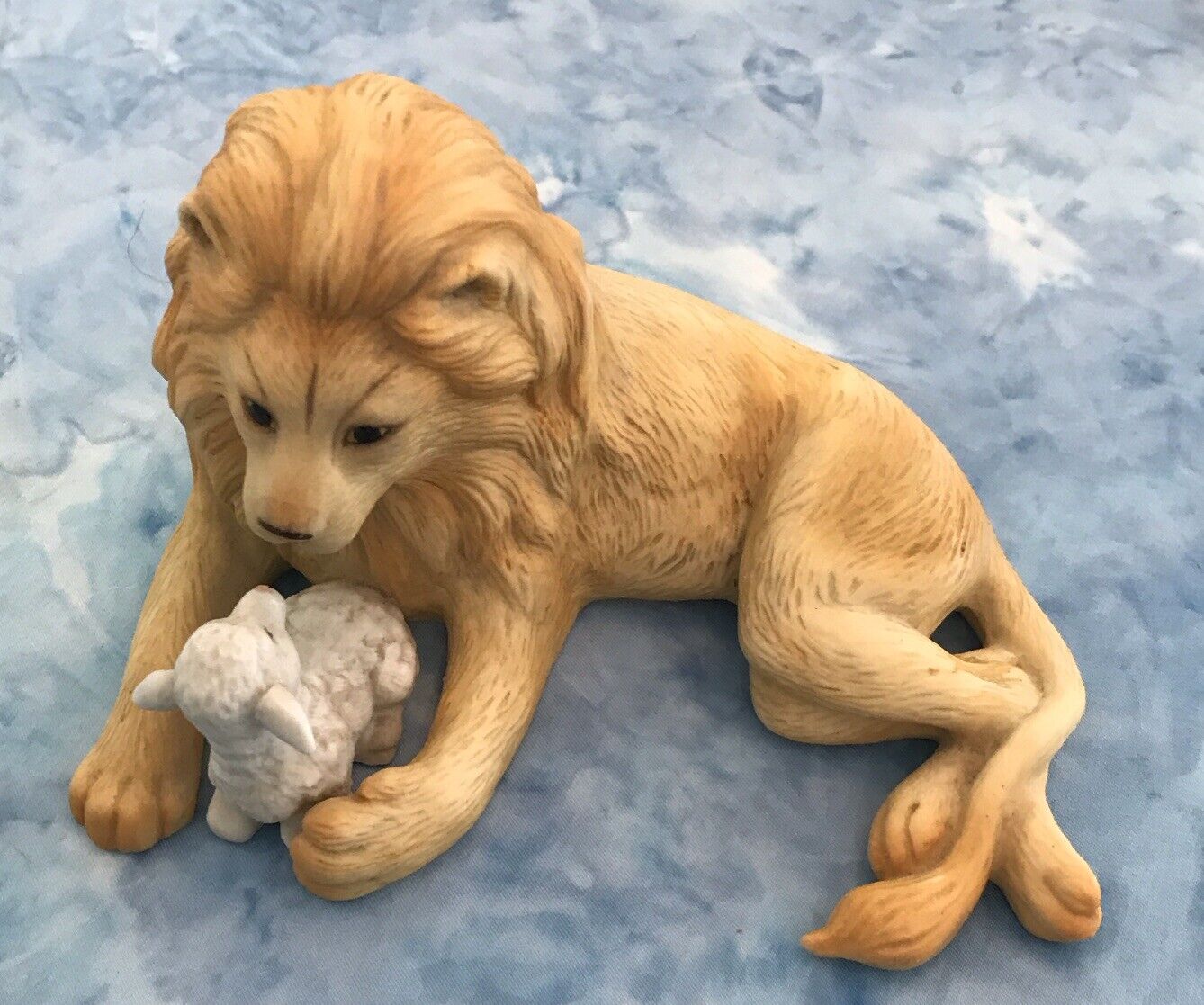 Enesco Peace on Earth Lion and the Lamb Figurine By Betty Chaisson Vintage 1987