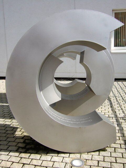 Photo 6x4 The Value of Perspective Exeter A 2005 sculpture by David Annan c2007