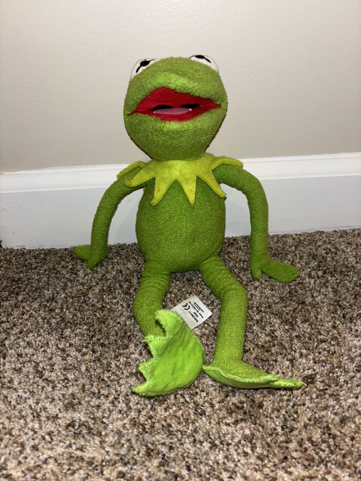 Disney Store The Muppets Kermit Frog Stuffed Plush Medium 16\'\' NWT