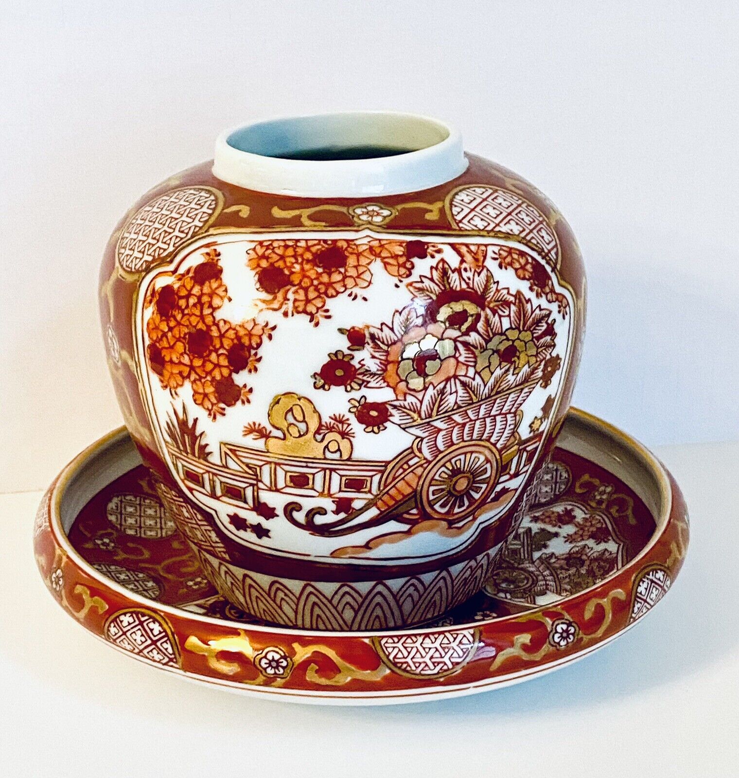 Japanese Yamayo Japan Hand Painted Porcelain Jar with Low Dish Bowl