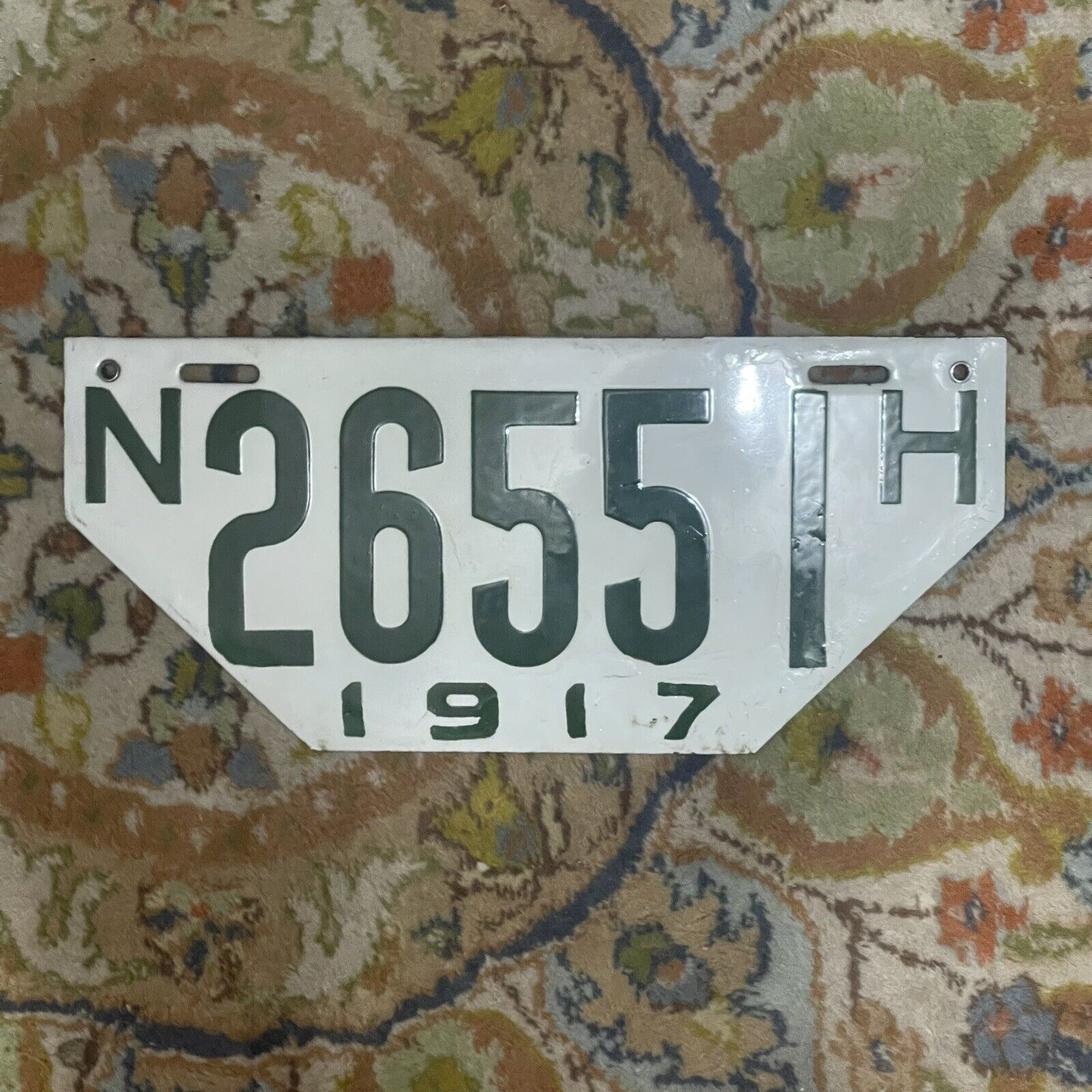 1917 New Hanpshire PORCELAIN License Plate Tag Pristine (Small Touch Ups)