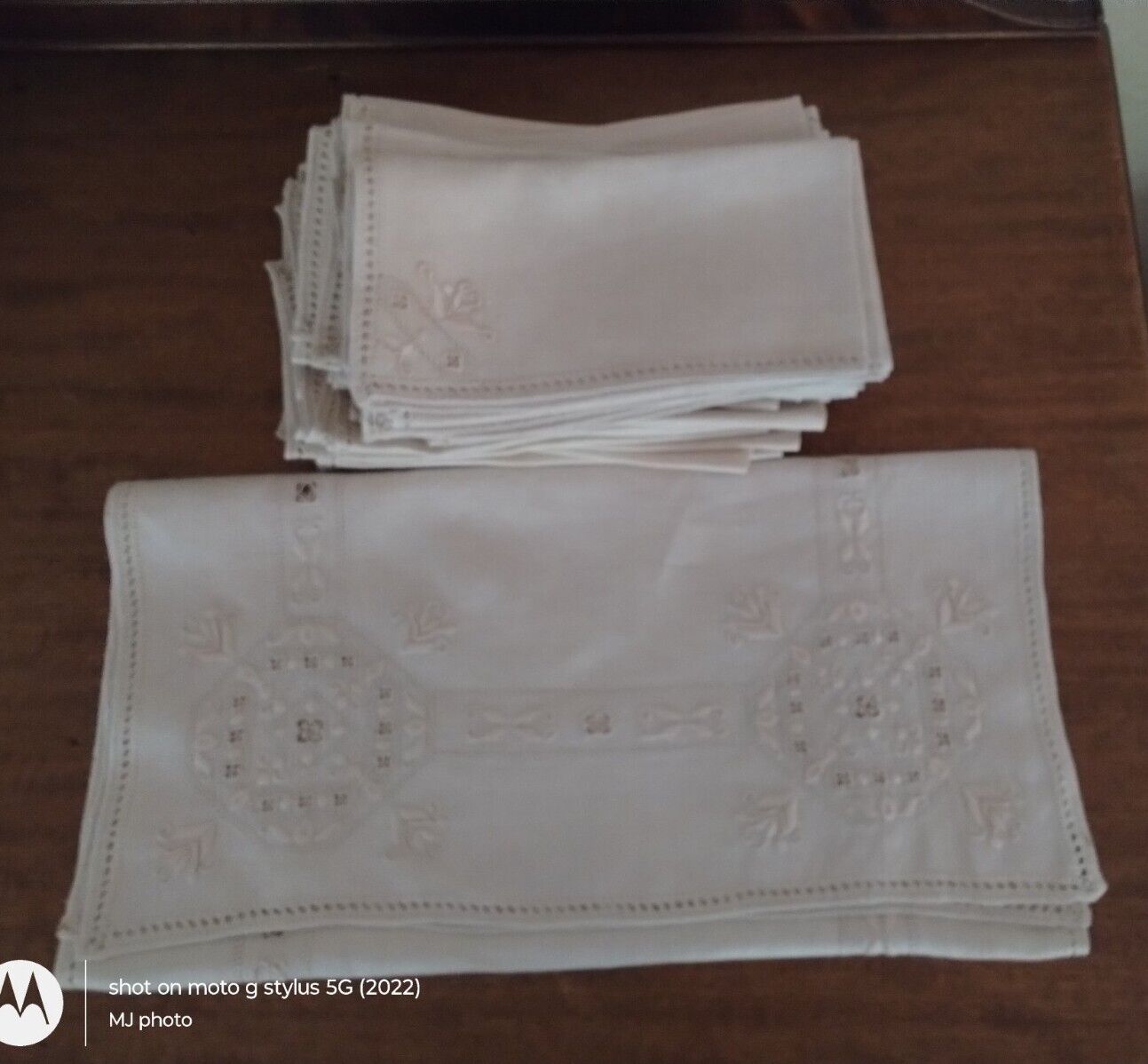 VINTAGE LINEN HARDANGER SPECIALTY THREADS NAPKINS, PLACEMATATS, RUNNER SET 25 PC