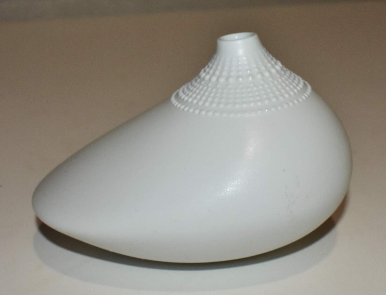 Rosenthal Studio Linie Tapio Wirkkala Matte White Pollo Elegant Bud Vase Vintage