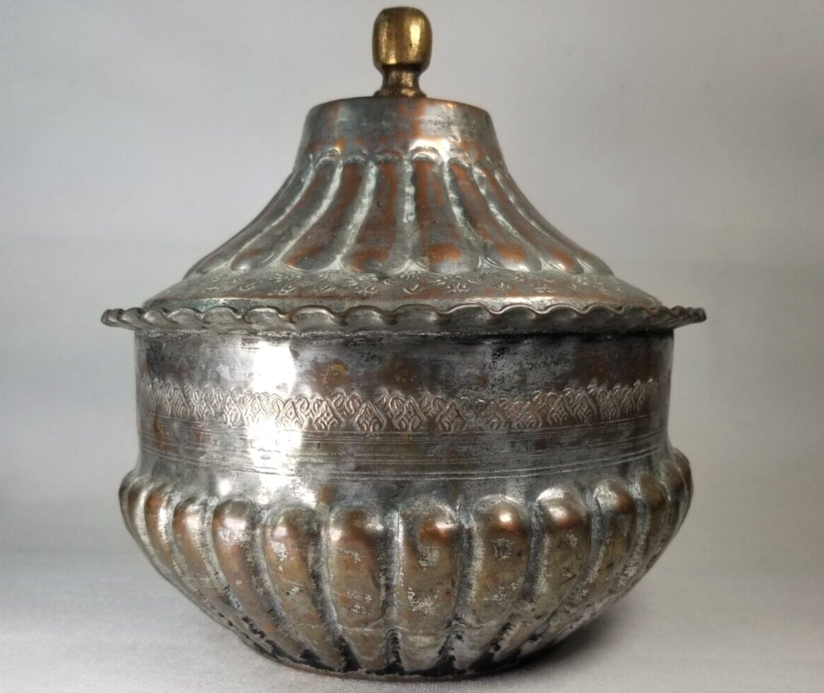 Fine Levant Syria Lebanon tinned copper lided lobed bowl ca. 19-20th century