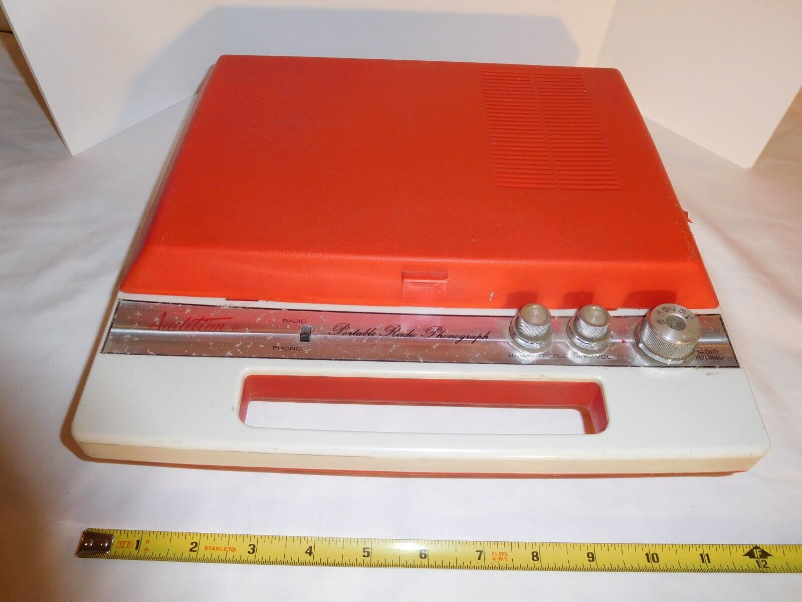Rare Vintage 1970\'s RED Audition Portable Radio Phonograph