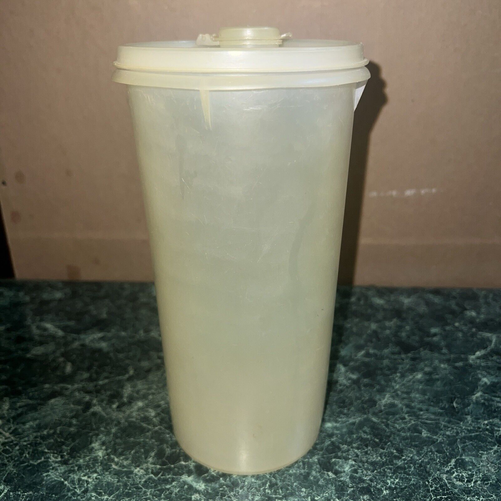 Vintage Tupperware Container #261-3 With Pour Spout Lid EAL #222