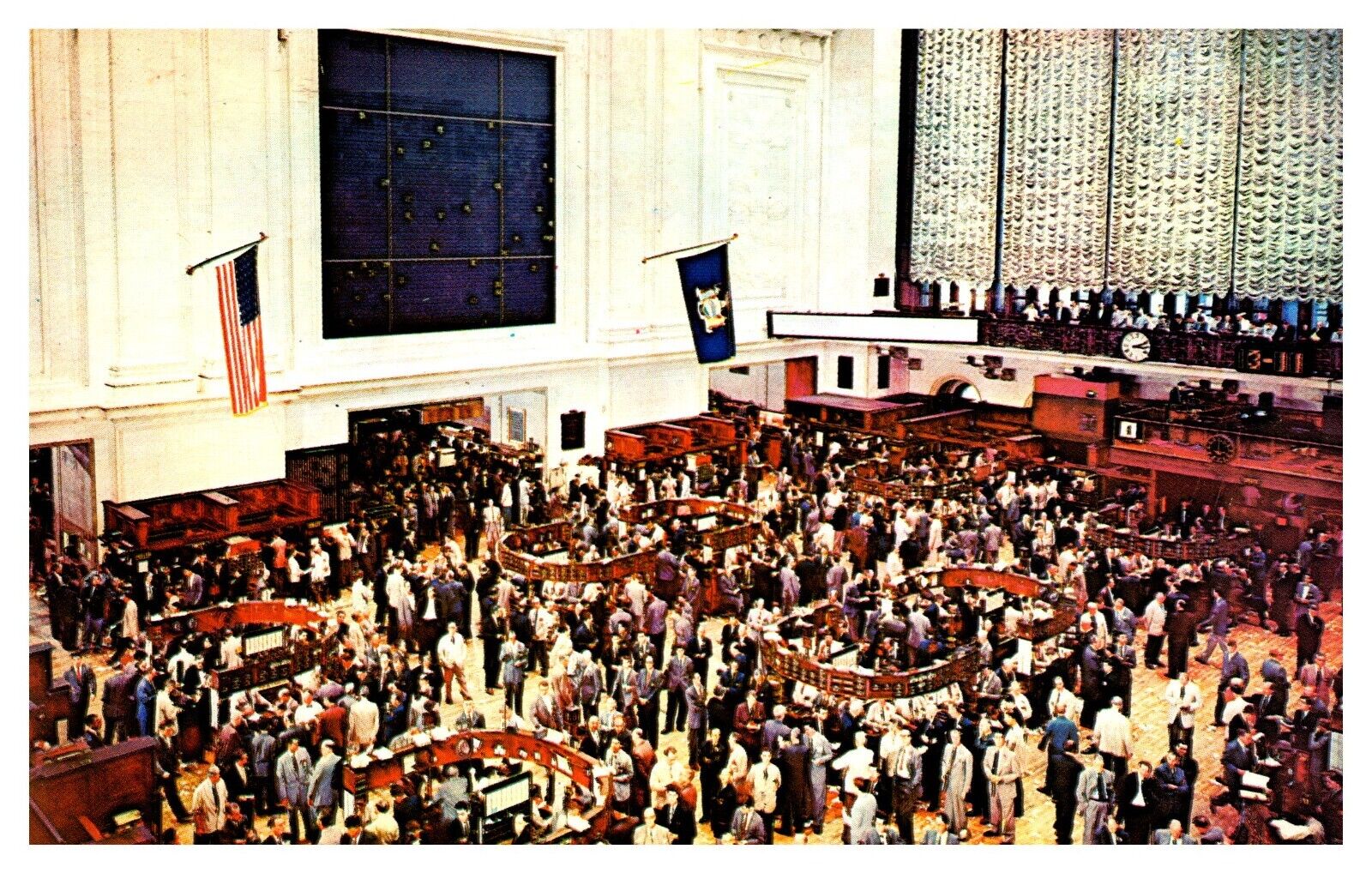 postcard New York Stock Exchange filled with people 3324