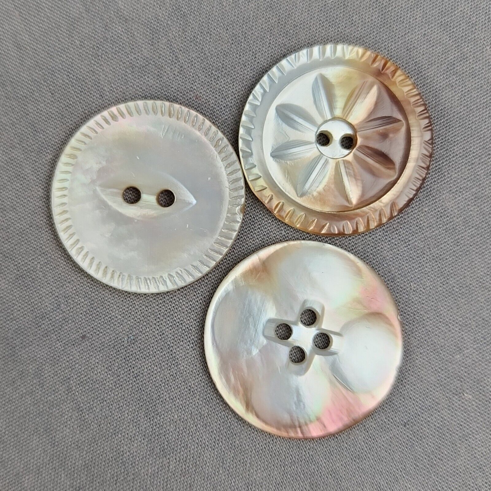 Vintage Carved Fancy Mother of Pearl Shell Buttons 7/8\