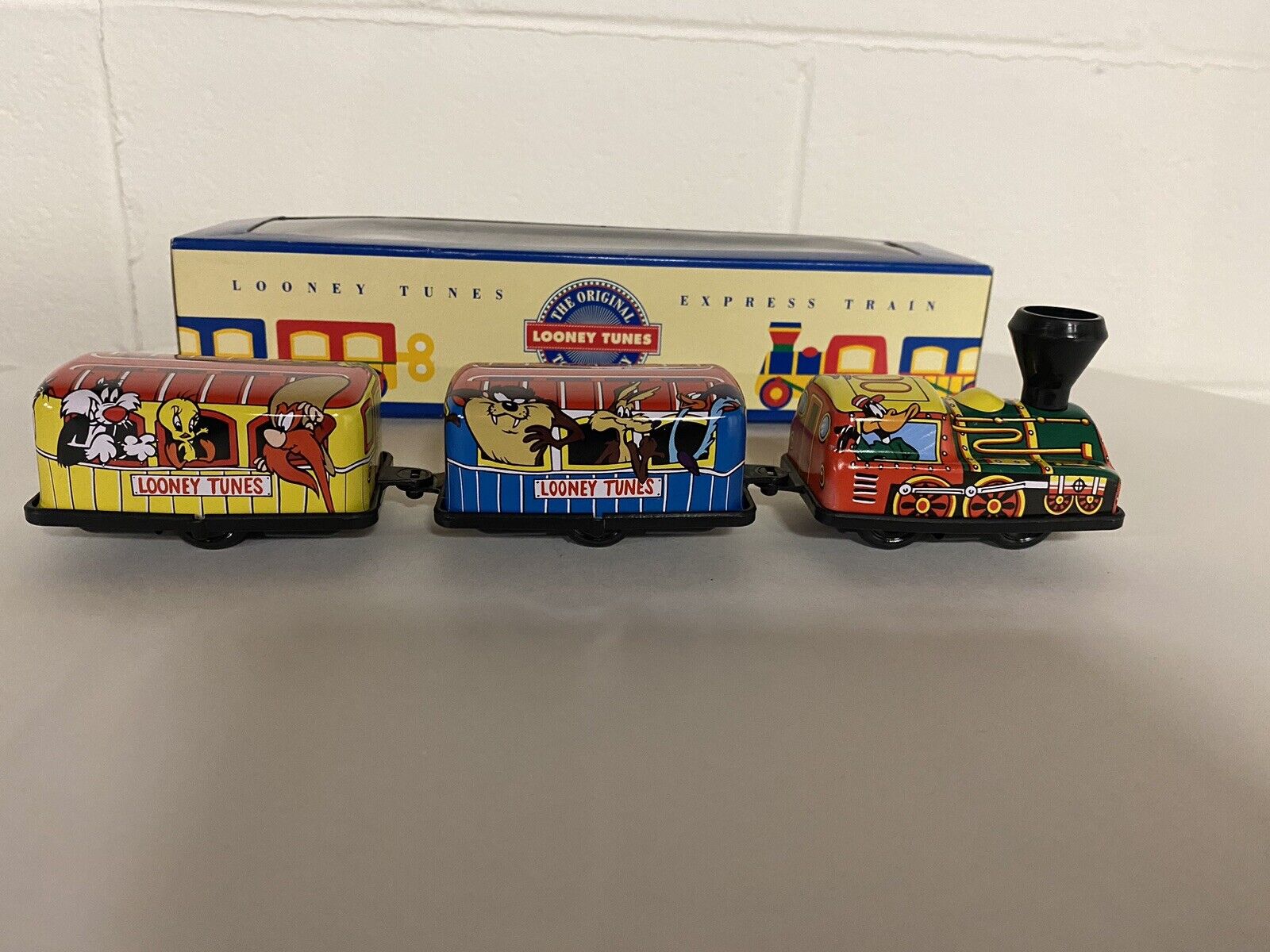 1993 Wind Up Tin Looney Tunes Express Train with Box- Works-excellent condition