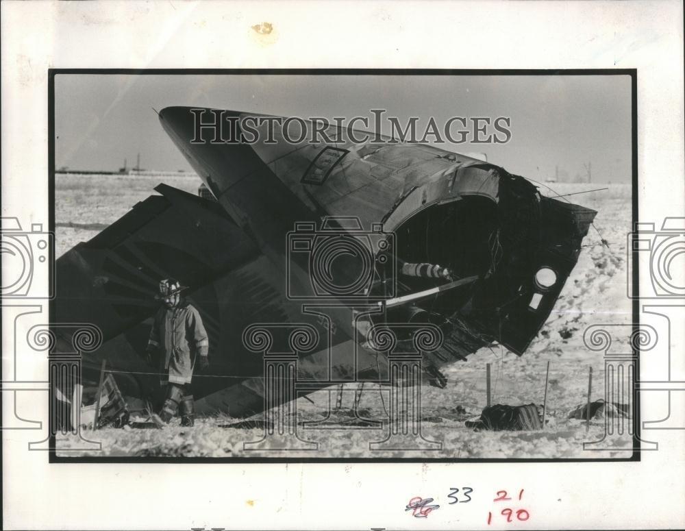 LARGE 1987 Press Photo Airplane crash,Denver - SSA03589