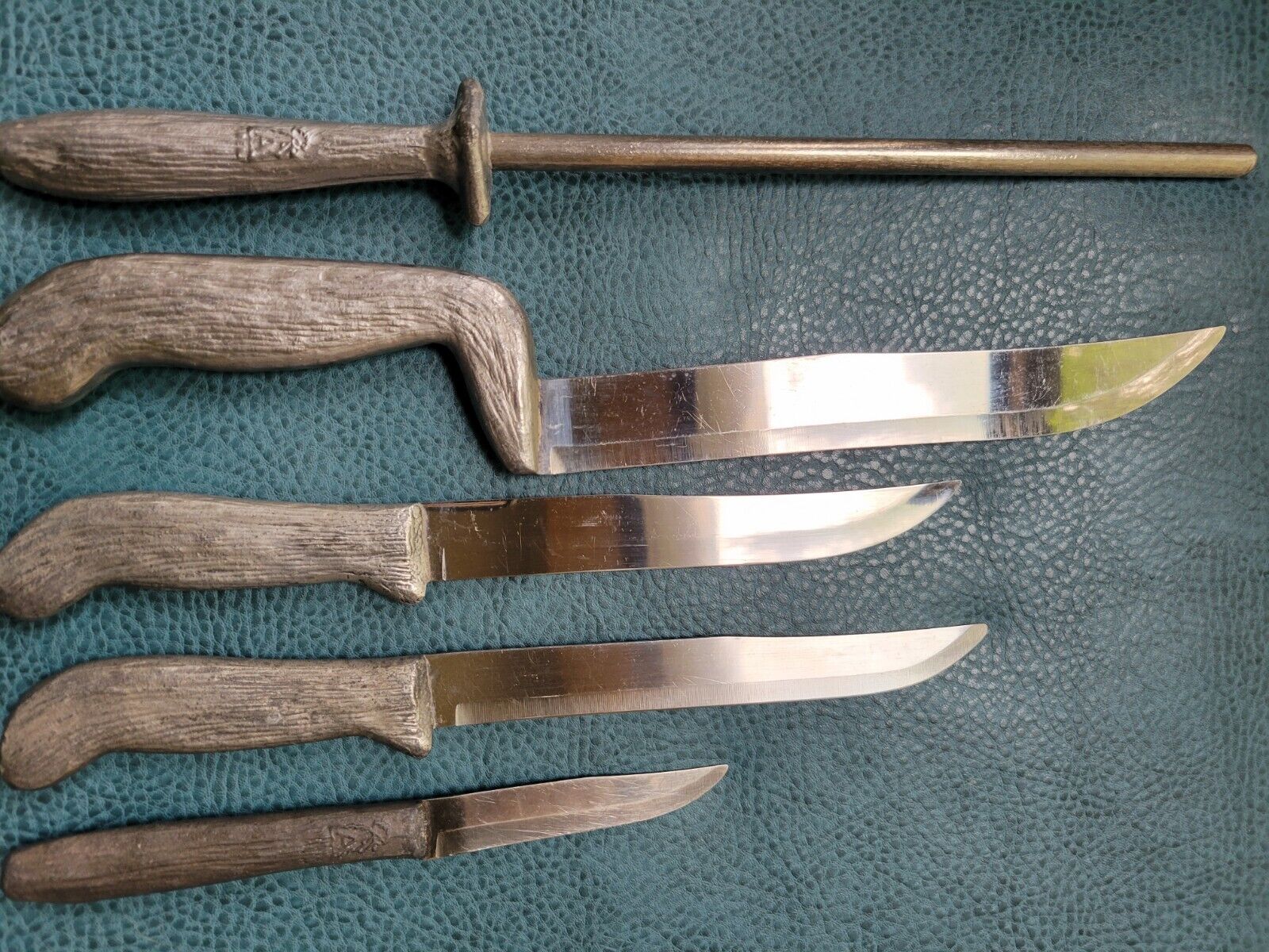 Set of 4 Vintage Aycock Aluminum Handled Stainless Knives & 1 Sharpener 