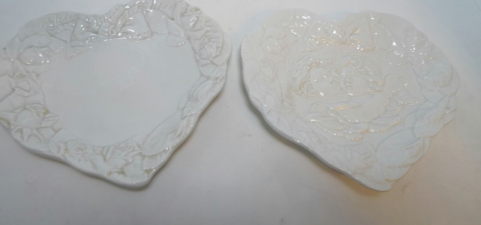 ##Valentine Collectible Lot 2 White Cupid Heart Serving Plates ITALY 9263 7360