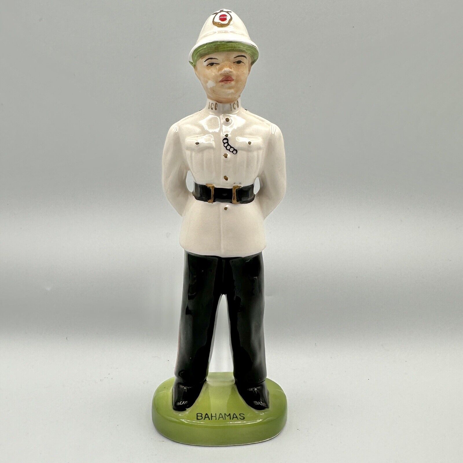 Vintage Royal Policeman 8 1/2” Ceramic Figurine Souvenir From The Bahamas /cb