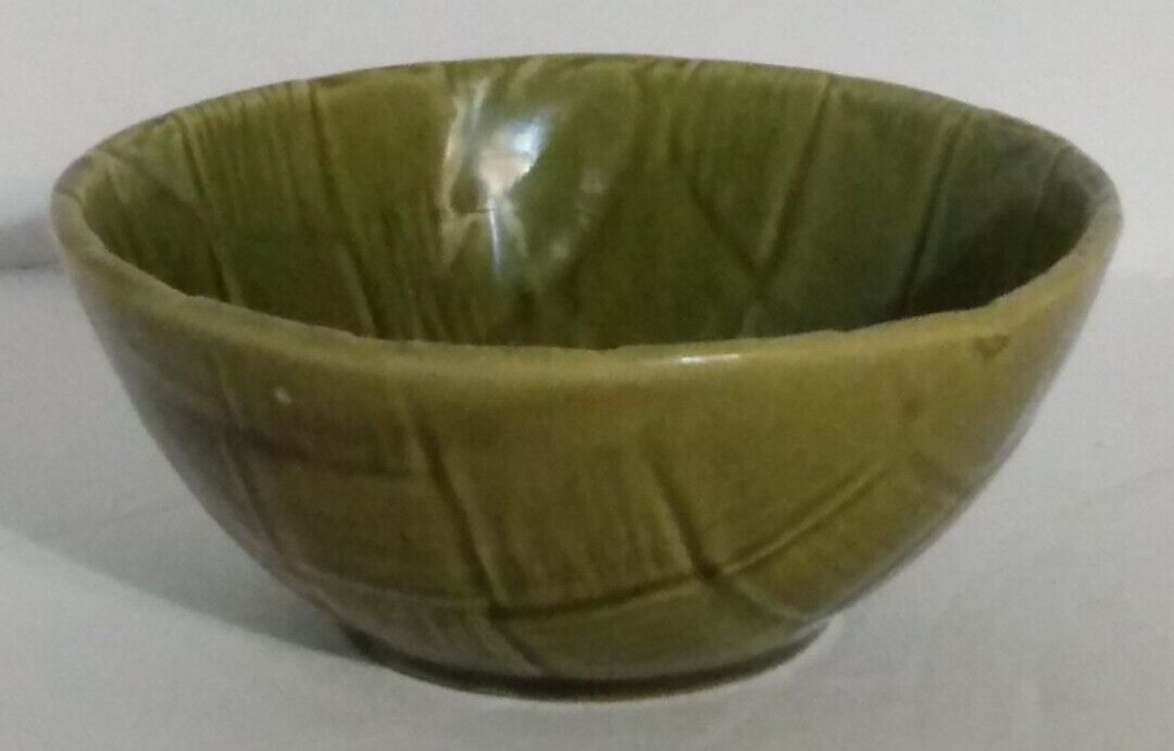 1950\'s Vintage 3675 USA Pottery Bowl Avocado Green 5.25\