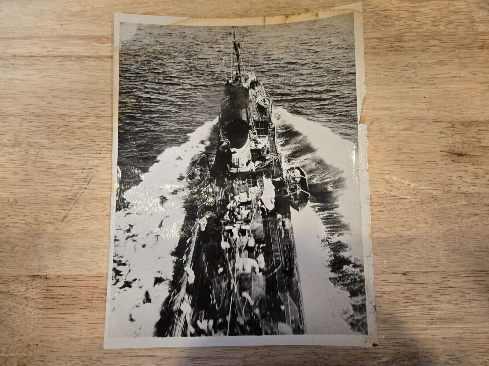 ORG WWII PHOTO OVERVIEW OF UNKNOWN BATTLESHIP ON OPEN SEA NO REFERENCE