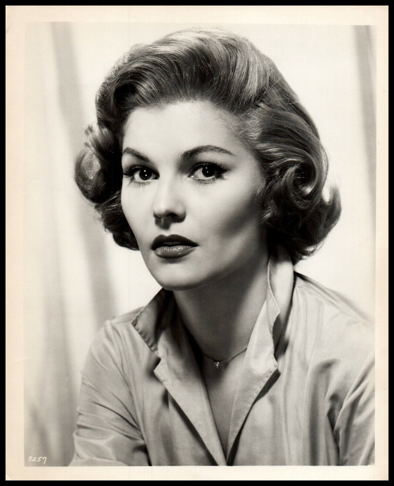 CLAIRE KELLY SOPHISTICATED BEAUTY 1950s MGM STYLISH POSE ORIGINAL PHOTO 427