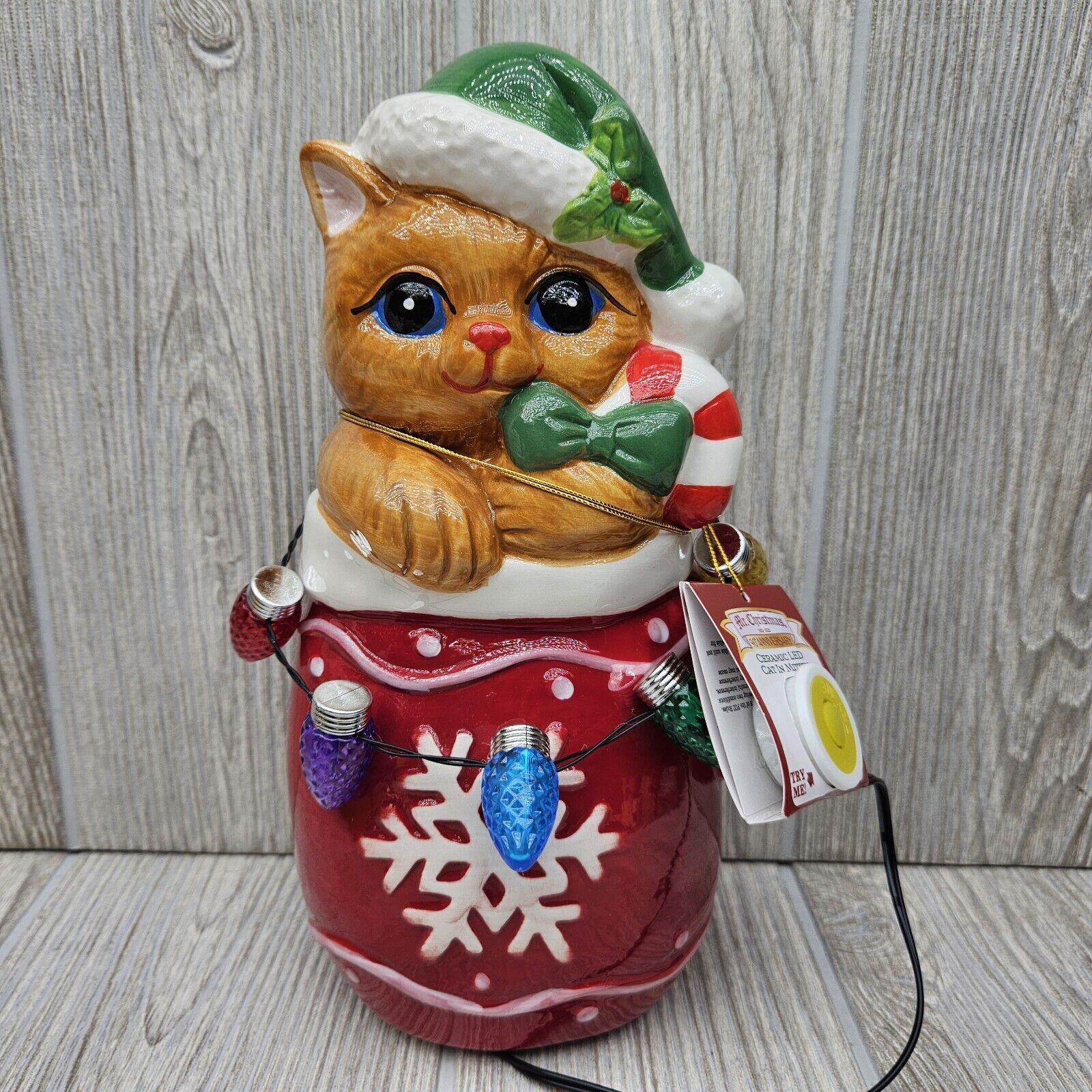 Mr. Christmas 10” Cat In Mitten LED Light Up Ceramic Figure Decoration Kitten