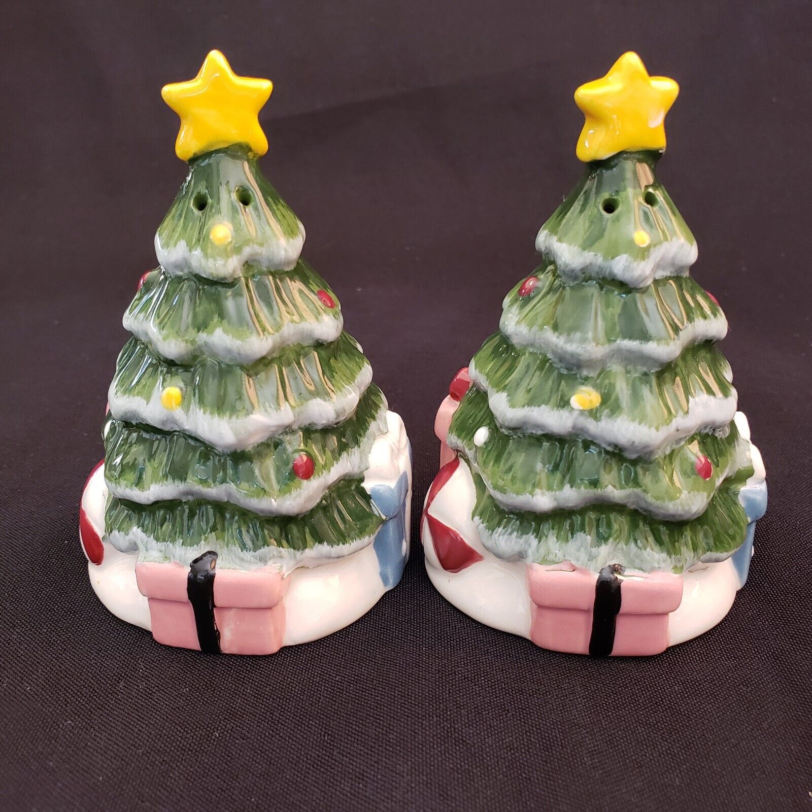 Christmas Tree Shakers with Star and Presents Ceramic 3½\
