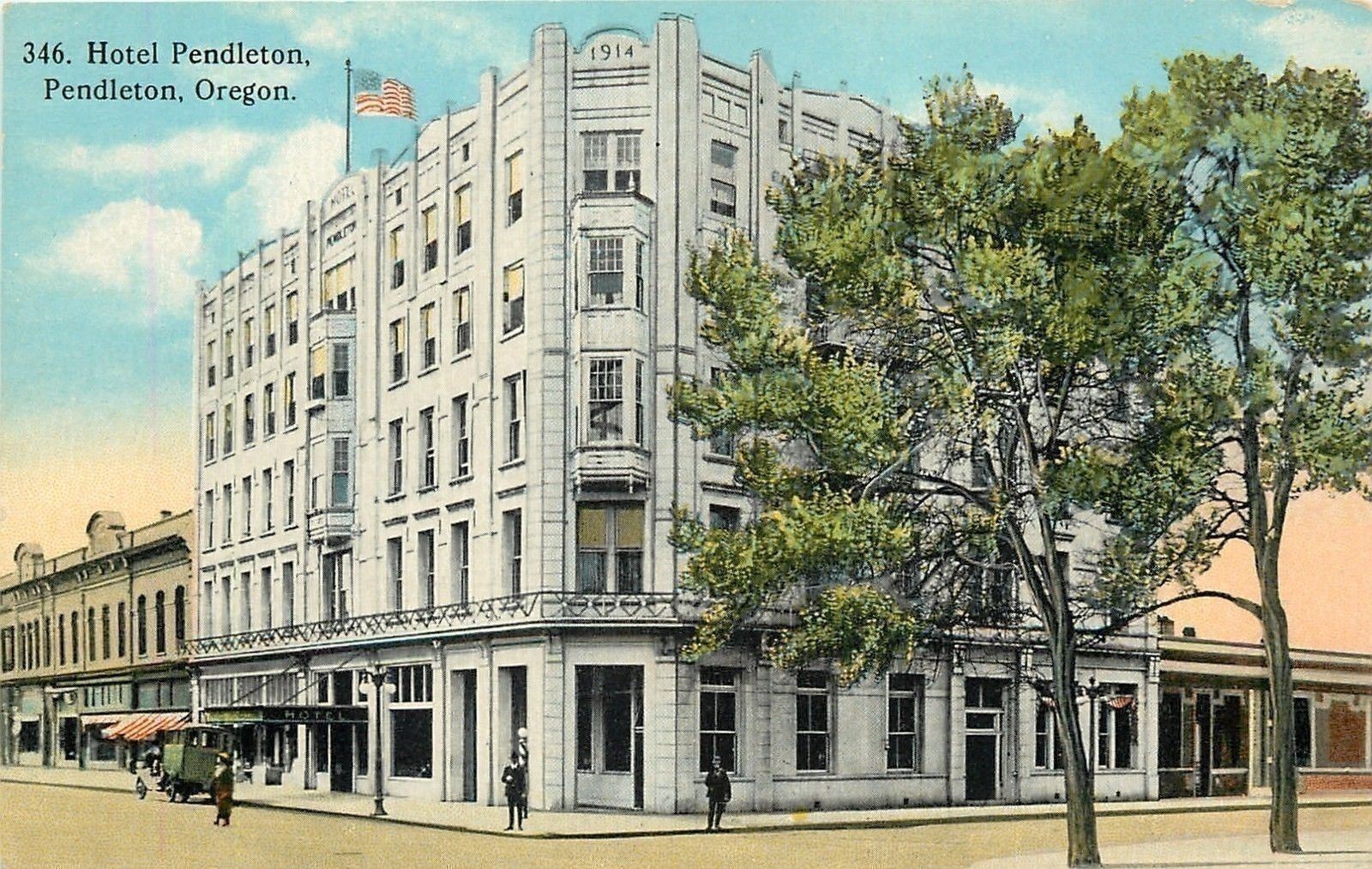Pendleton Oregon~Hotel Pendleton~Men on Corner~1914 Postcard