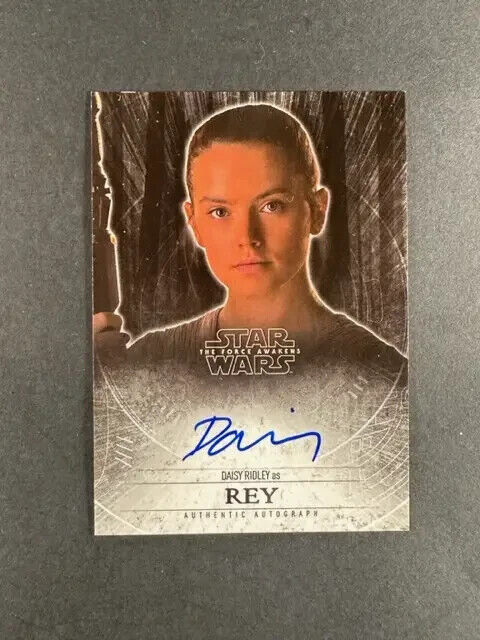 Daisy Ridley REY 2015 Topps The Force Awakens Star Wars Auto Autograph
