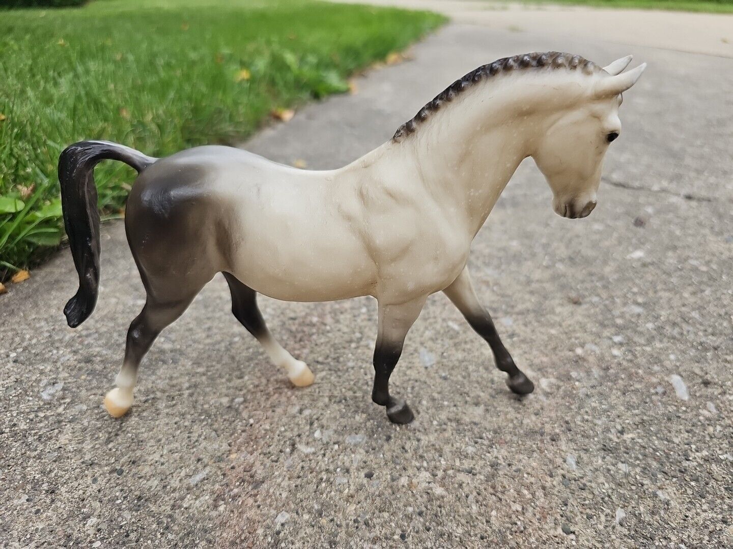 Retired Classic Breyer Horse #642 Dapple Grey Hanoverian Warmblood Keen Dressage