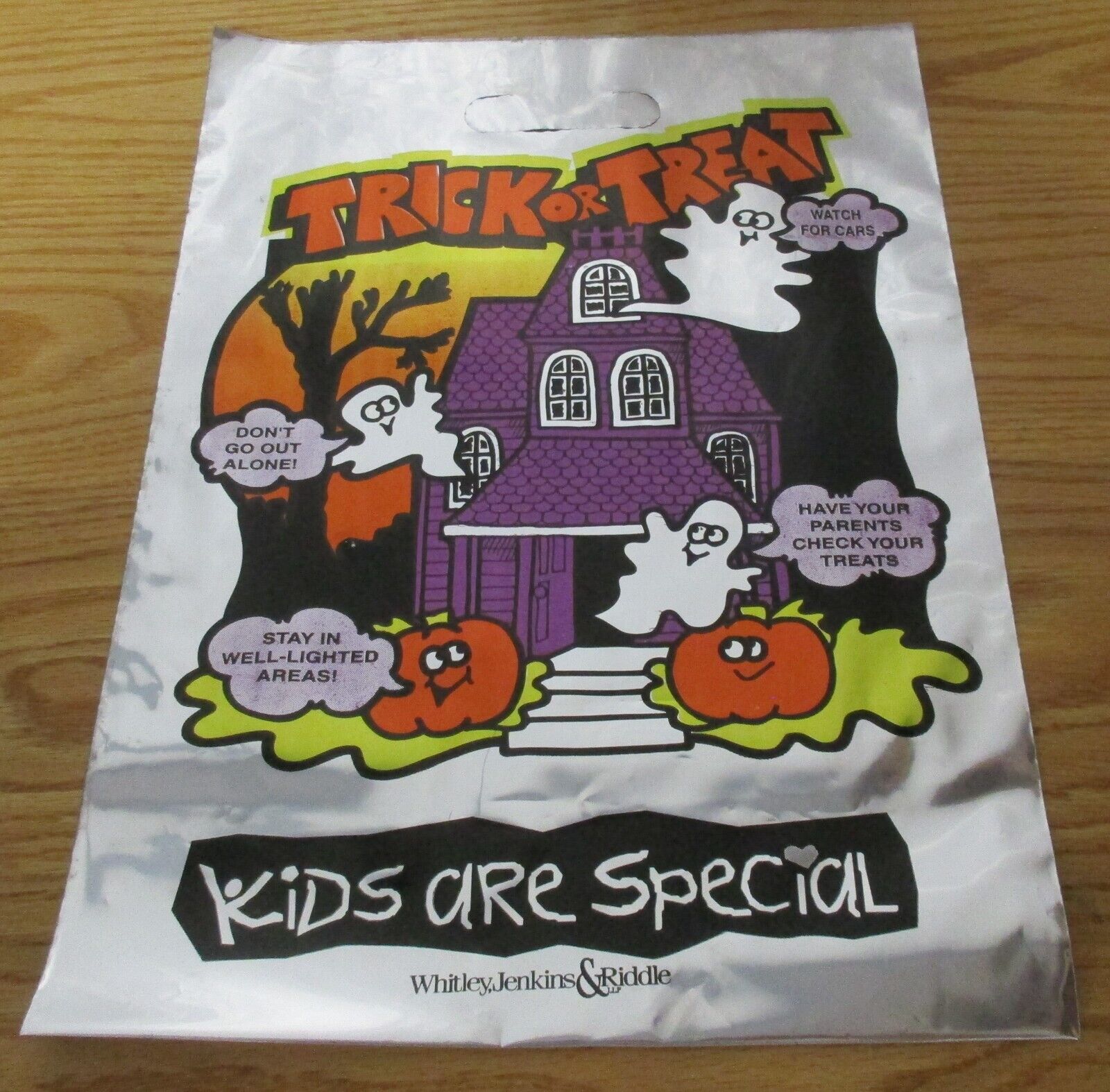 100 Vintage Plastic Mylar Halloween Trick or Treat Candy Bags 11\