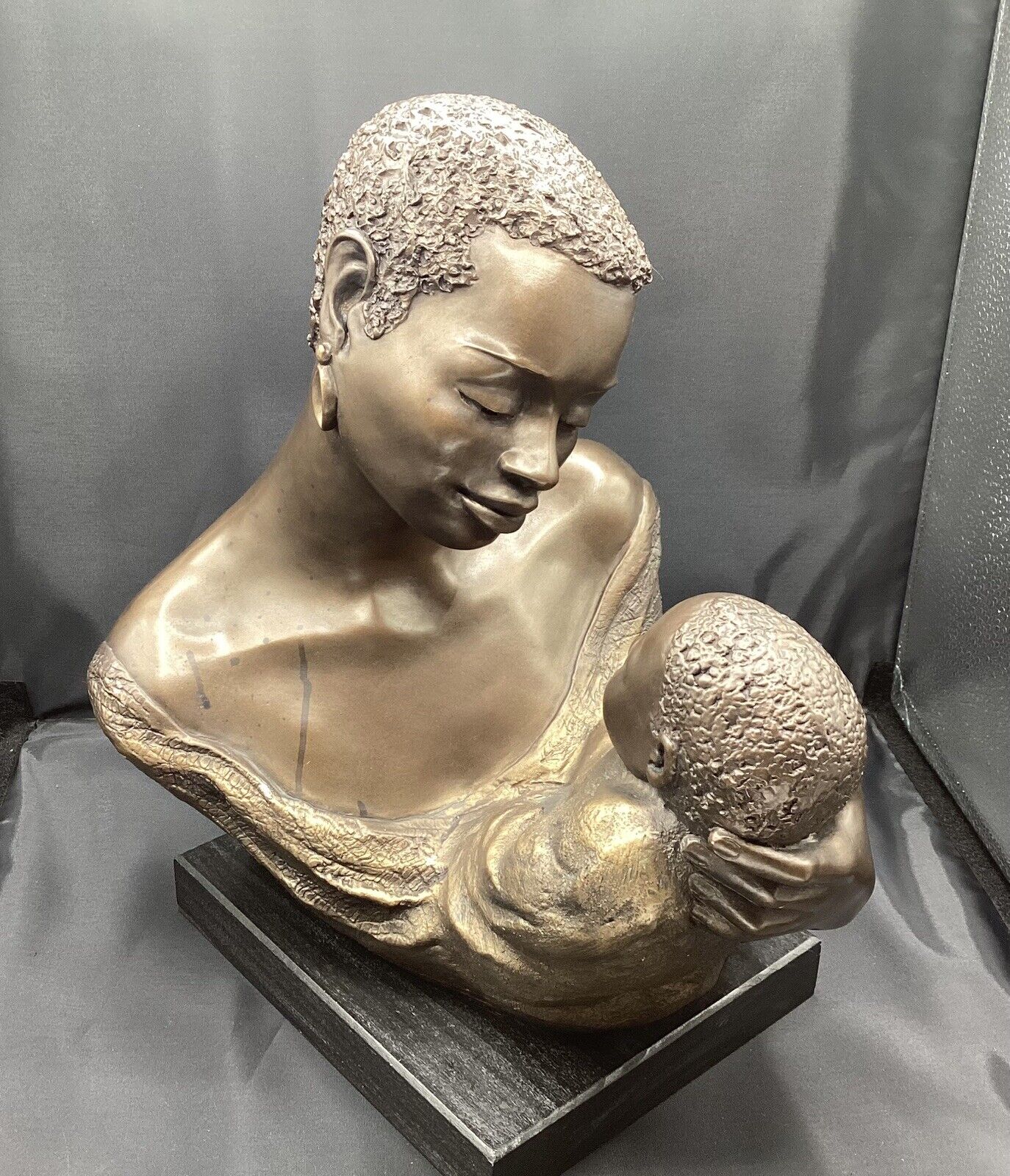 Vtg.Austin Sculptur Durastone Bronze Color African Mother &Baby.Signed Ecila.USA