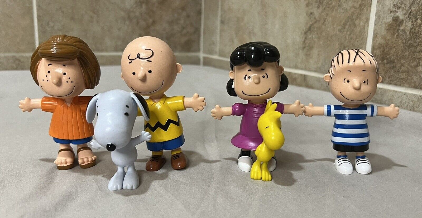 The Peanuts Gang Figures Set Of 6- Used