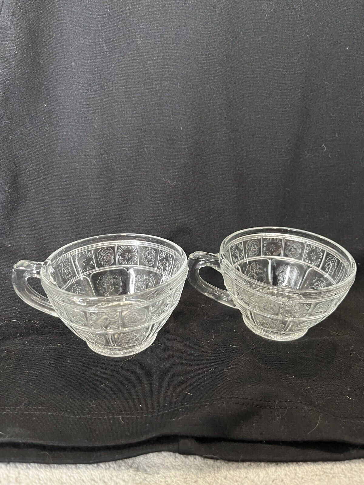Vintage Jeannette Glass Set Of 2 Doric & Pansy Clear Handled Cups