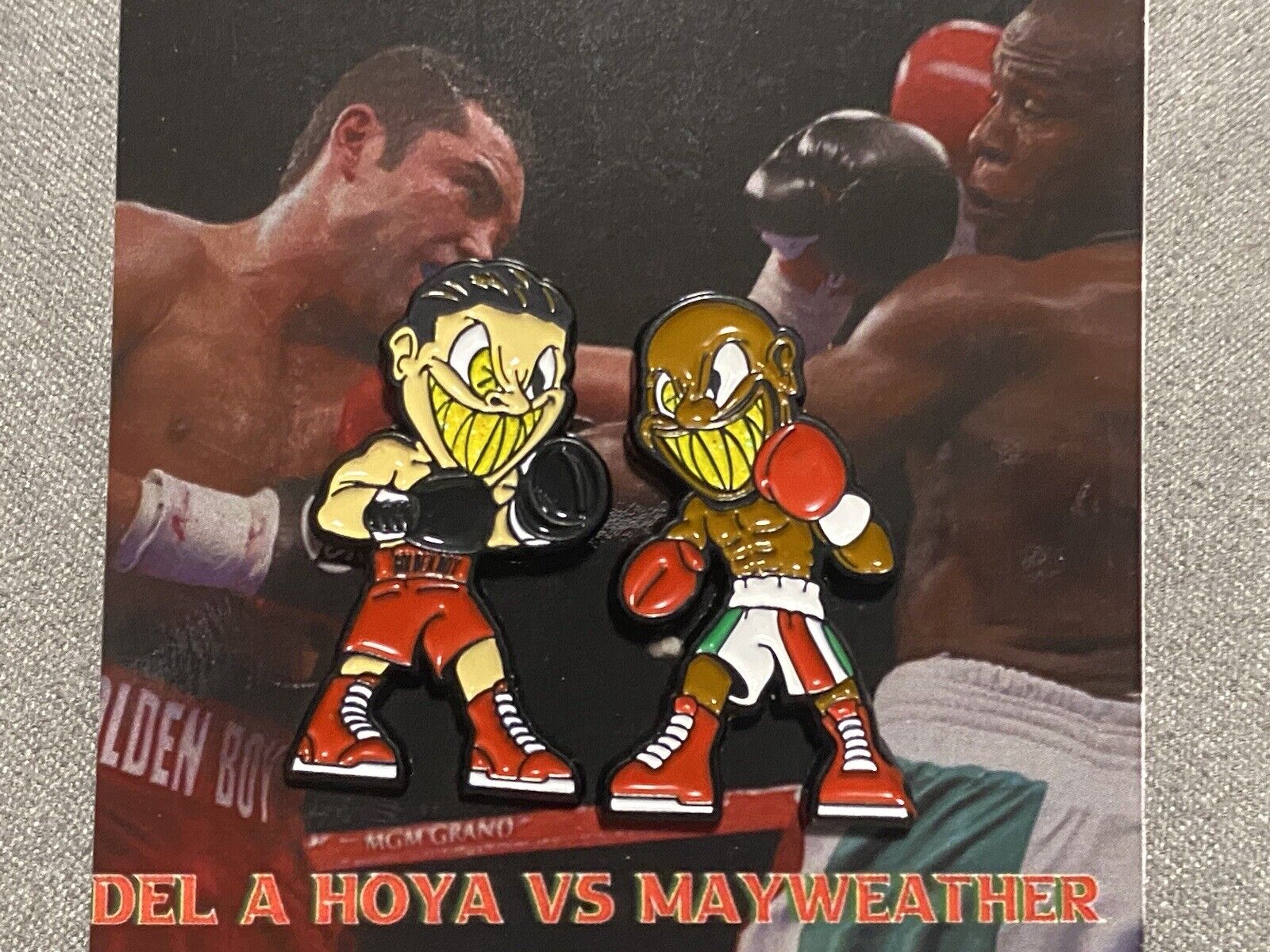 Pinzcity Oscar De La Hoya vs. Floyd Mayweather Scare Bear Hat Pin 2 Pack Boxers