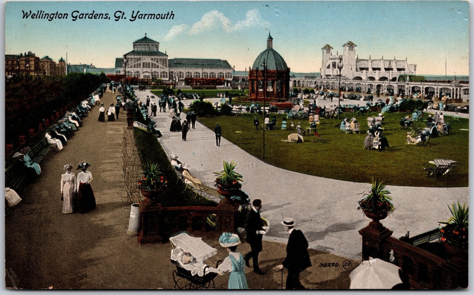 Wellington Gardens Great Yarmouth Norfolk England Visitors Around Postcard