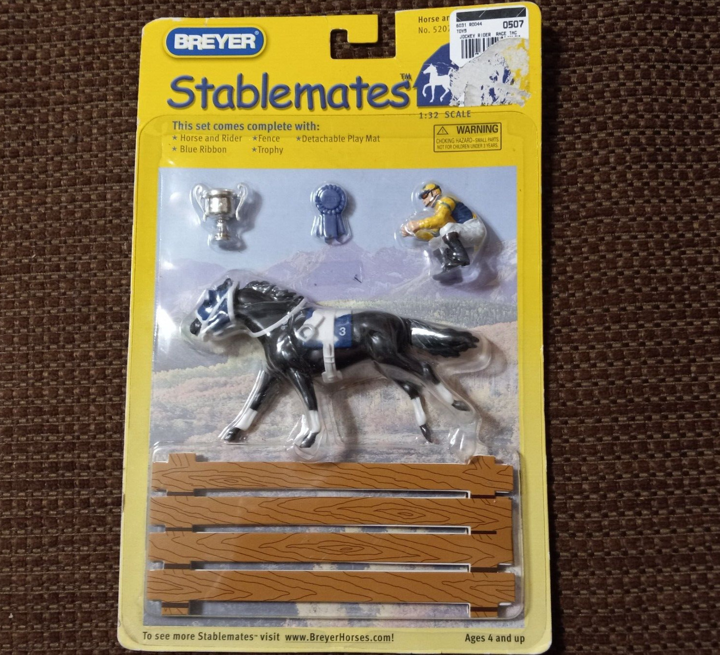 Breyer Stablemates No. 5207 Jockey and Thoroughbred MOC Copyright 2005 1/32Scale