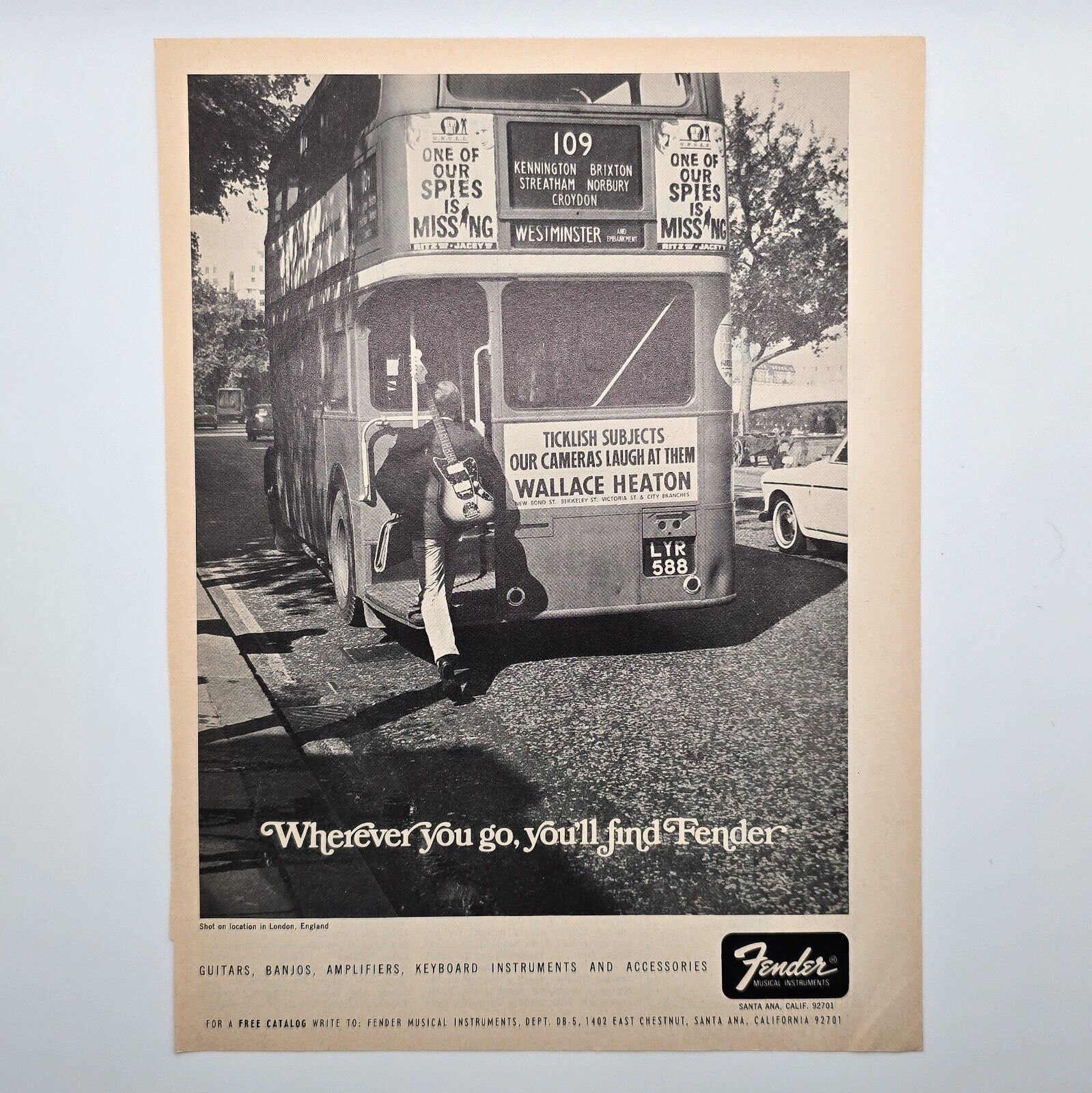 Midcentury Vintage Fender Guitar Music Magazine 60s London England Advertisement