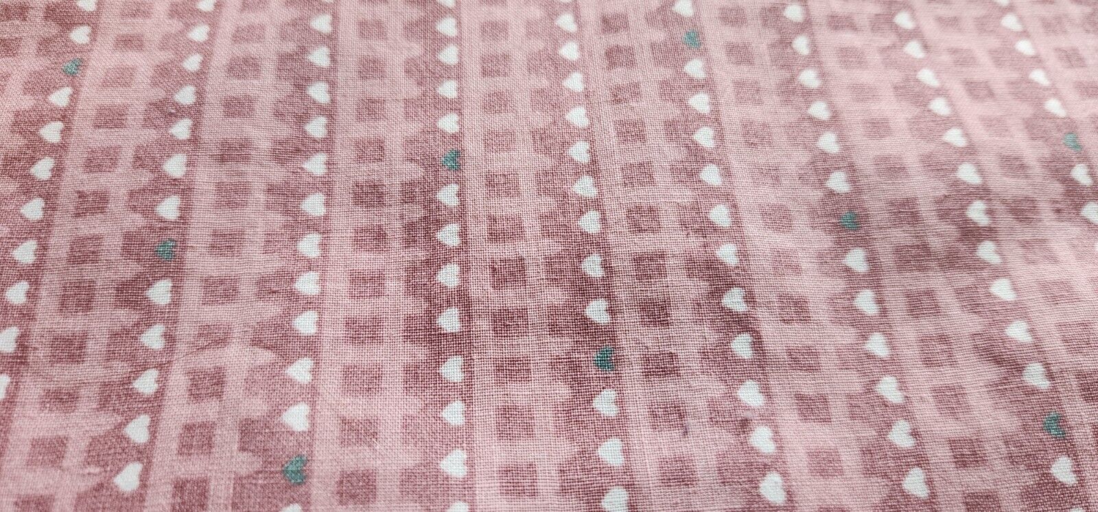 Vintage Fabric * Hearts * 100% cotton -  28\