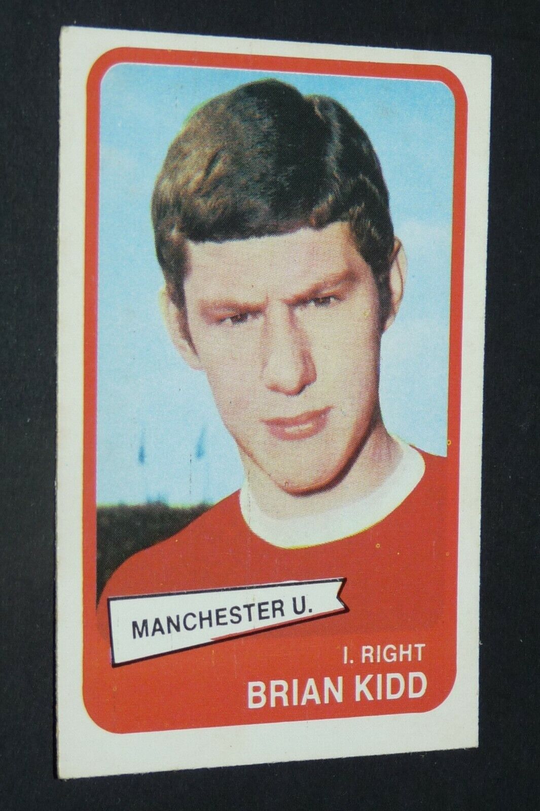 1968-1969 FOOTBALL CARD YELLOW #85 BRIAN KIDD MANCHESTER UNITED DEVILS
