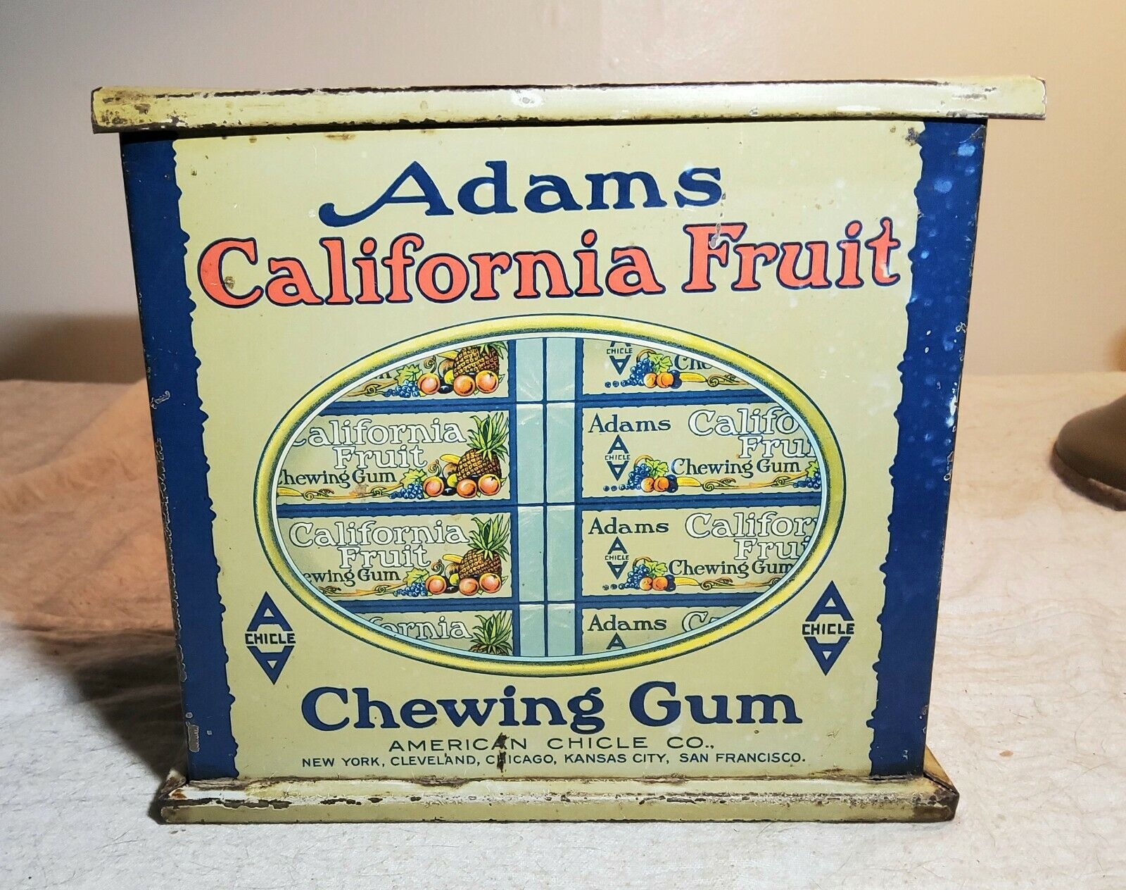 ANTIQUE ADAMS CALIFORNIA FRUIT CHEWING GUM STORE DISPLAY TIN AMERICAN CHICLE CO.