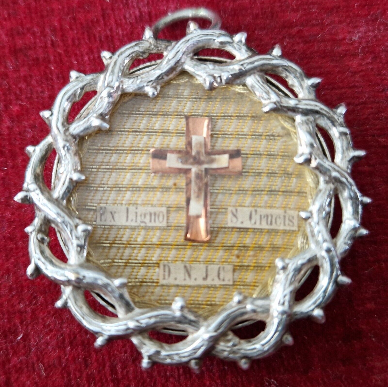 176) Sterling silver reliquary The True Cross of Our Lord  Ex Ligno S Crucis DNJ