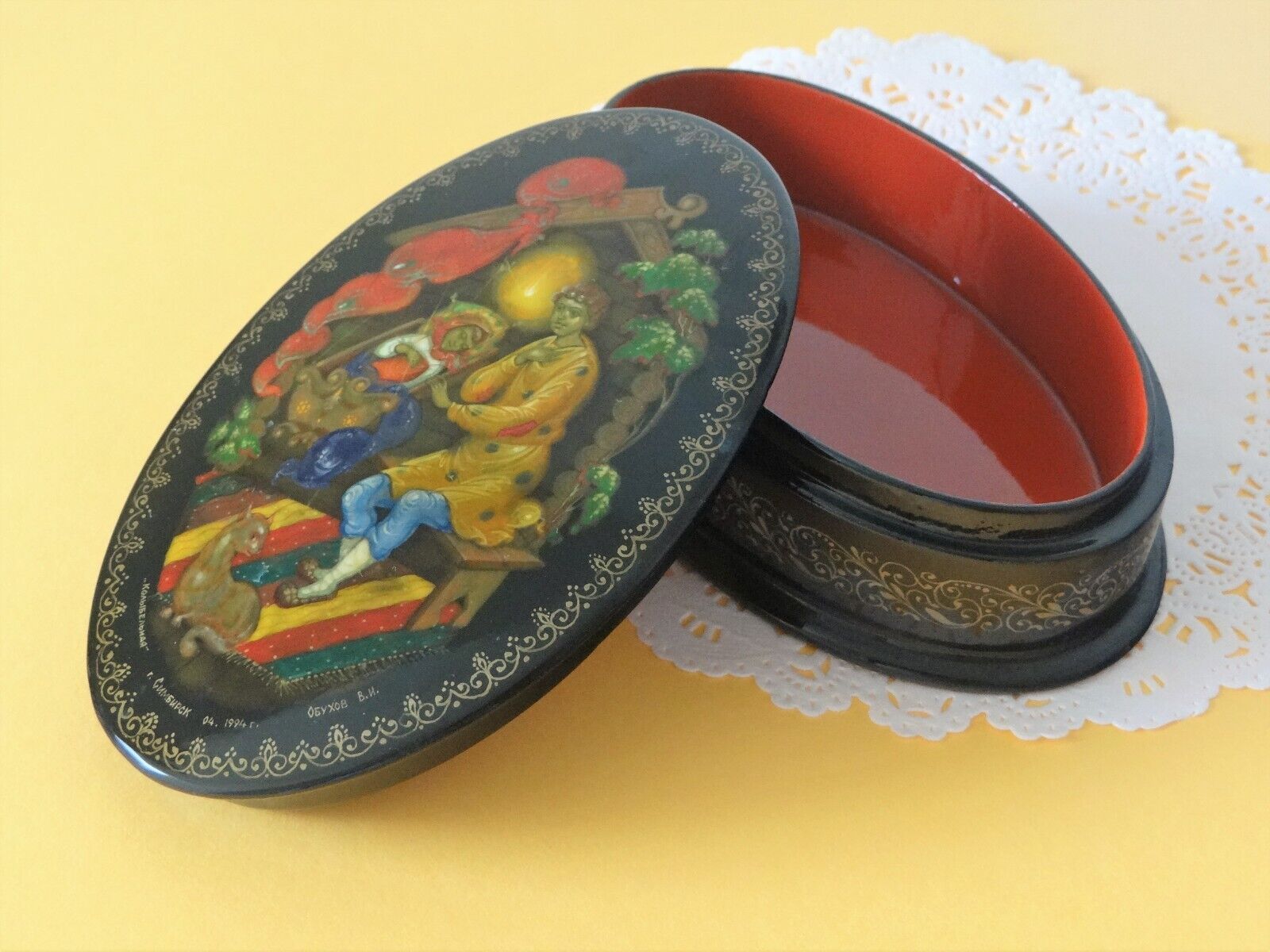 Vintage Russian Lacquer Box Hand-painted, signed.