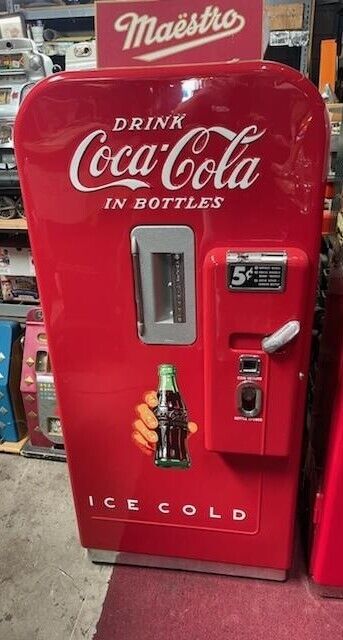 1950’s - Vendo 39 -  Coca – Cola Machine