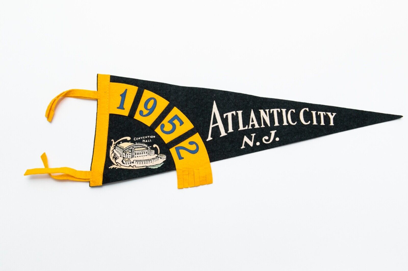 Vintage 1952 Atlantic City New Jersey Souvenir Felt Pennant 17\