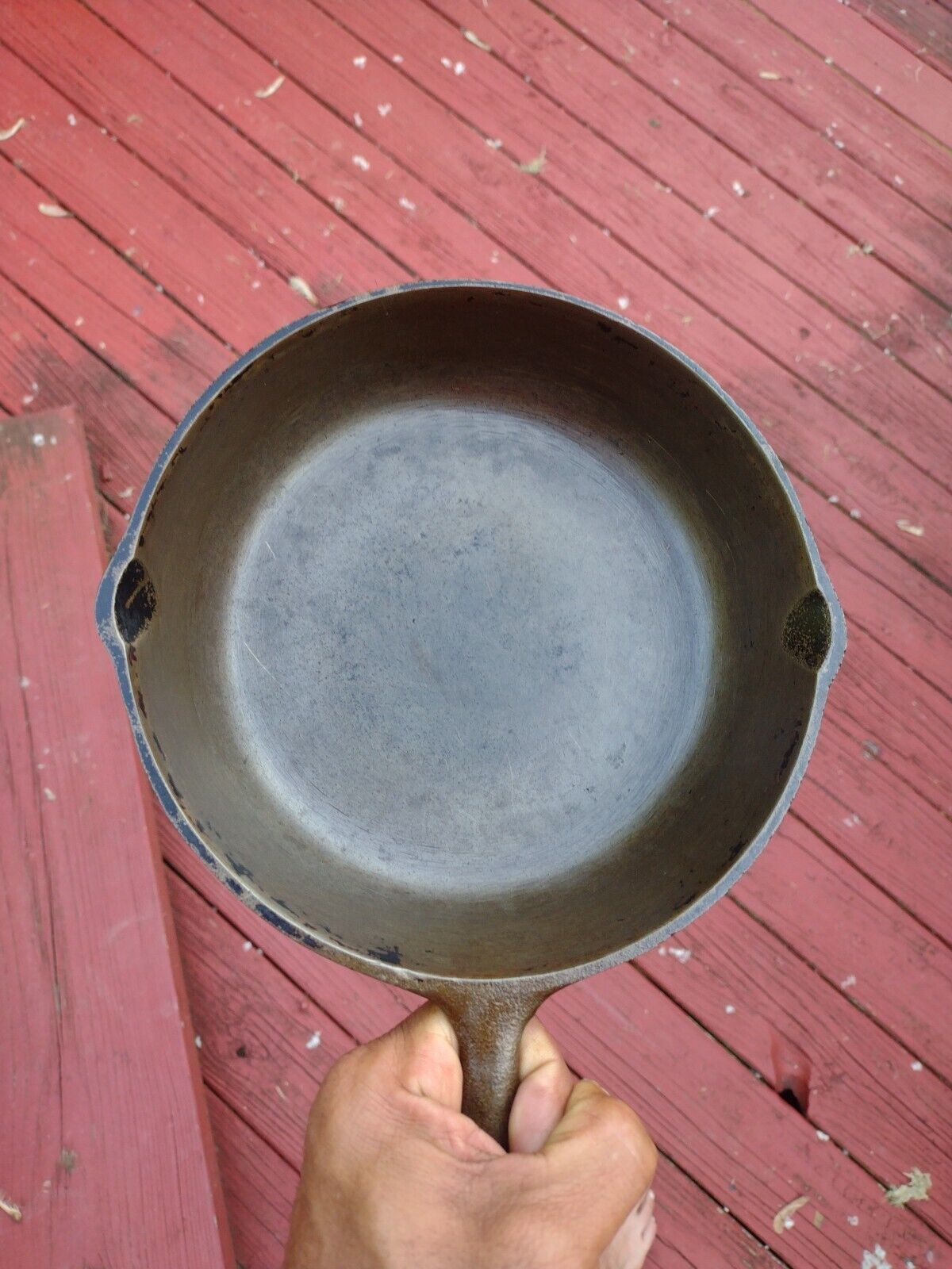 Vintage Cast Iron #5 Unmarked Made In USA Skillet With Double Pouring Spout