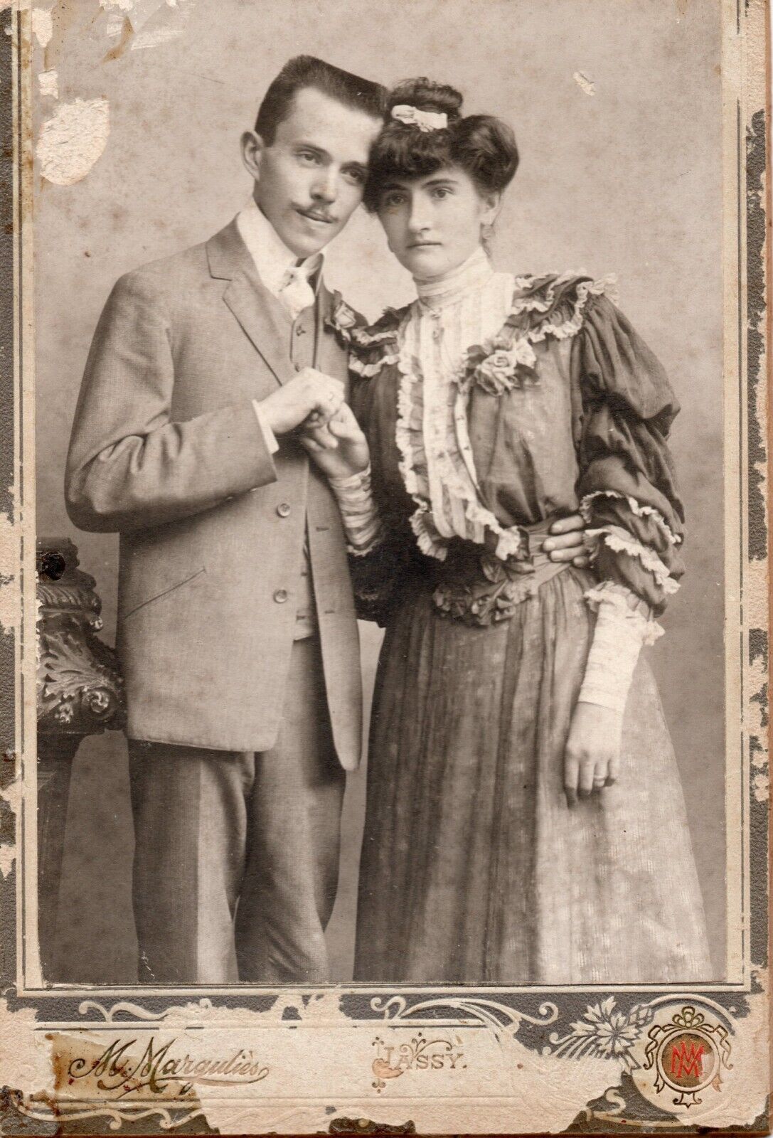ROMANIA FASHION COUPLE JASSY IASI 1900 CDV PHOTO by M. Margulies